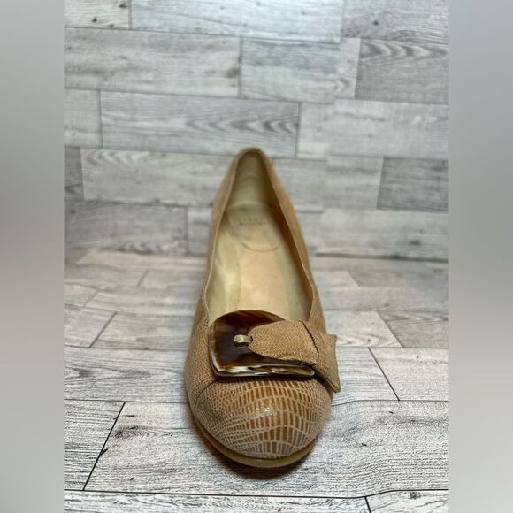 Stuart Weitzman tan embossed wedges with tortoise shell accent buckle size 7.5 - Picture 6 of 16